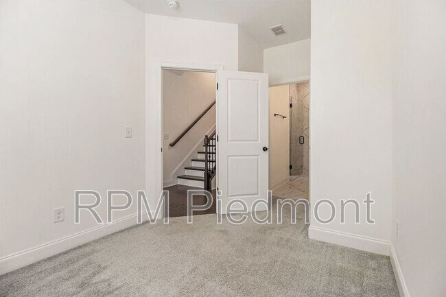 Building Photo - 2638 Caruso Wy