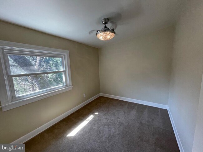 Building Photo - 12399 Shue Ct