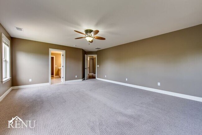 Building Photo - 1338 Sweetwater Dr