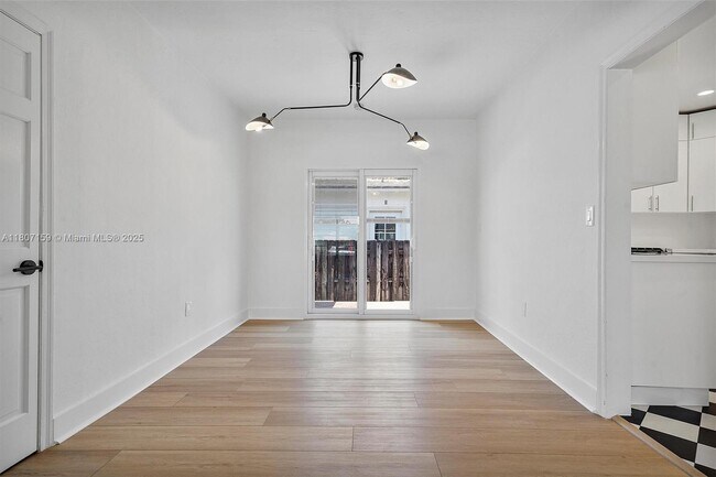 Building Photo - 500 92nd St