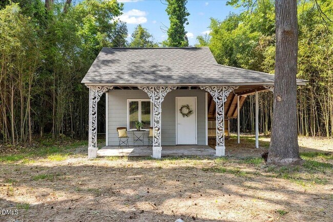 Building Photo - 106 Circle Dr