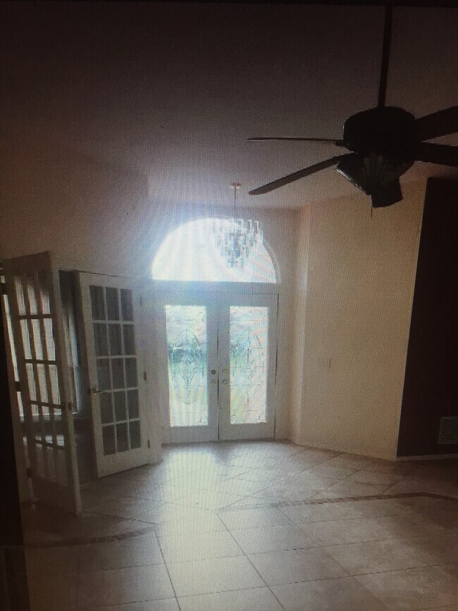 Building Photo - 7165 42nd Ct E