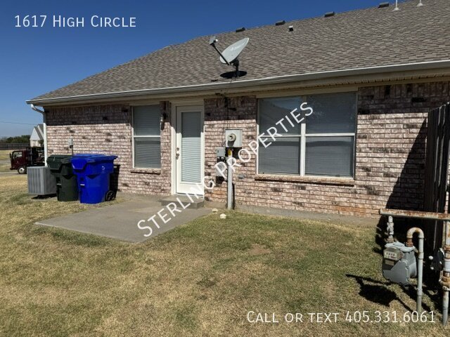 Building Photo - 1617 High Cir