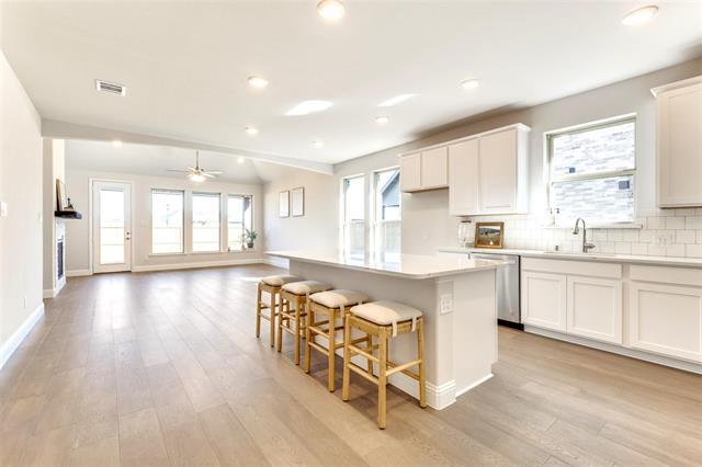 Building Photo - 16566 Tablerock Dr