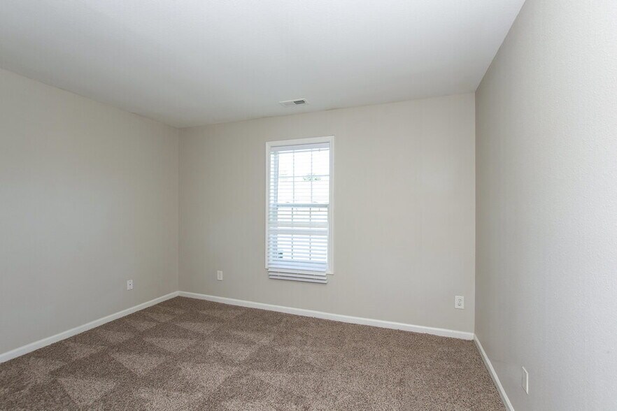 Building Photo - 13115 Ambrosia St