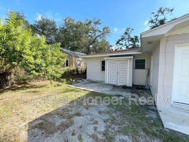 Building Photo - 1711 31st St S