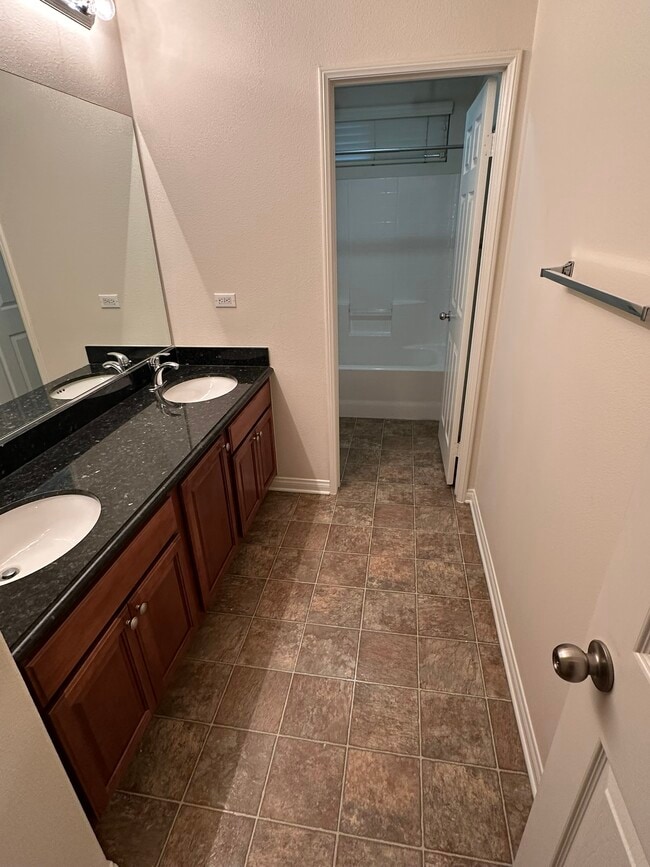 Building Photo - 16275 Summerset Street