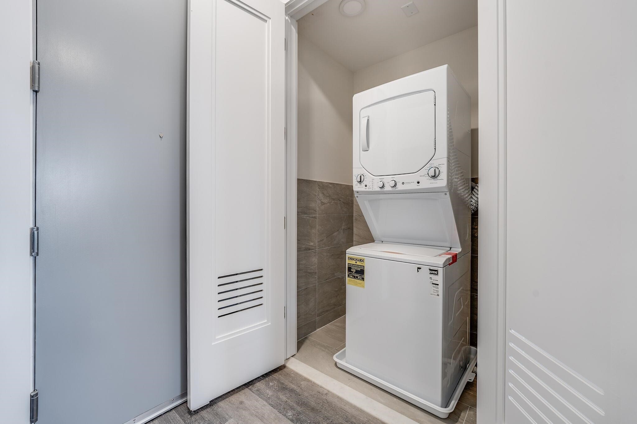 Building Photo - 3443 John F. Kennedy Blvd