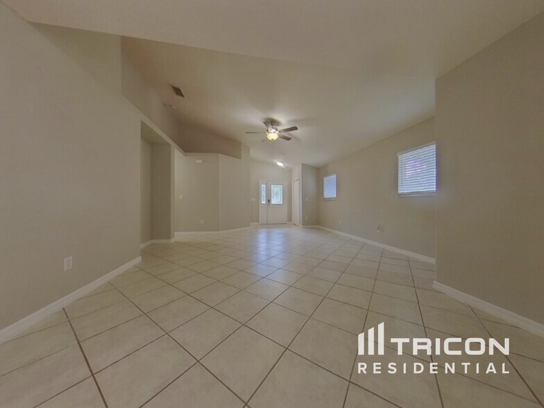 Building Photo - 607 Coral Way