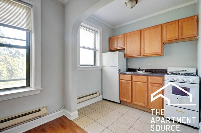 Building Photo - 4546 N Damen Ave