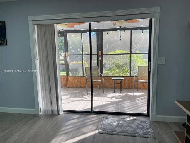 Building Photo - 4629 Vilabella Dr
