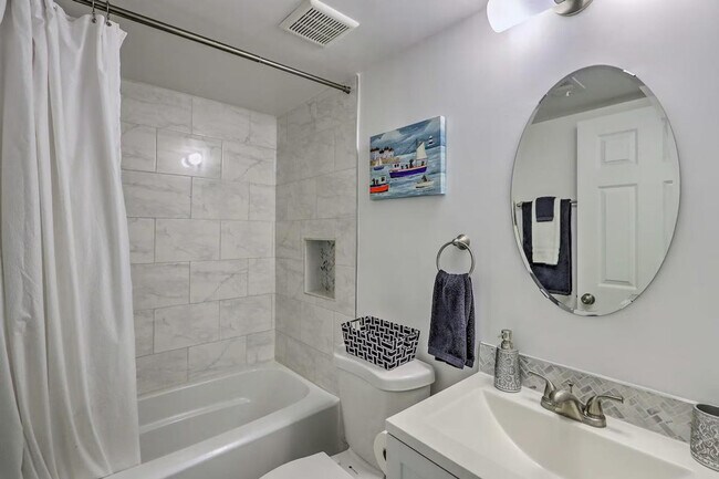 Building Photo - 7474 E Earll Dr