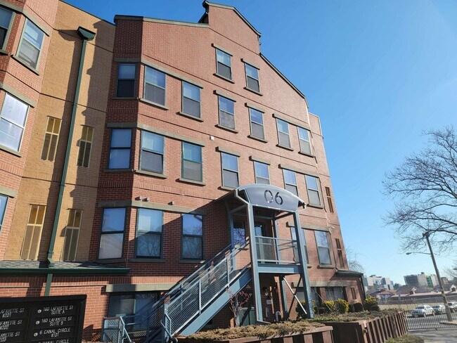 Building Photo - 160 Lafayette St