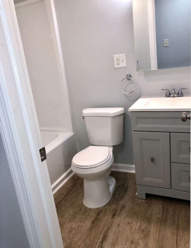 Full Bathroom - 1830 Old Marlton Pike E