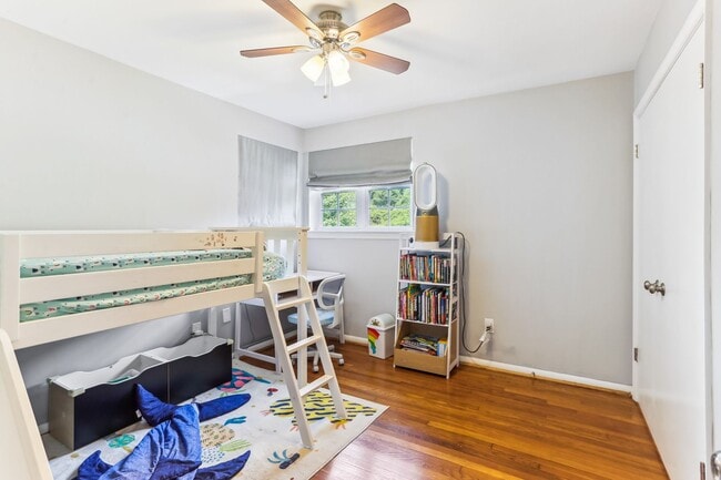 Building Photo - Lovely 3br/3ba home minutes from Downtown ...