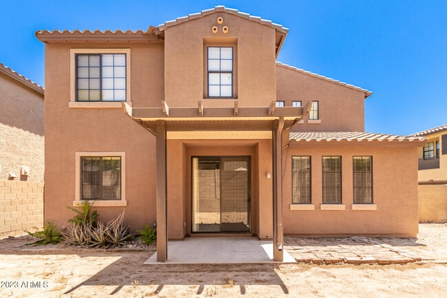 Building Photo - 2390 W Sleepy Ranch Rd