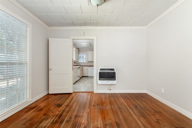 Building Photo - 3515 Fairview Ave