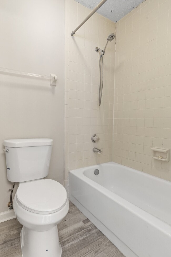 Building Photo - NEWLY RENOVATED in MANDARIN, 3-Bedroom Hom...