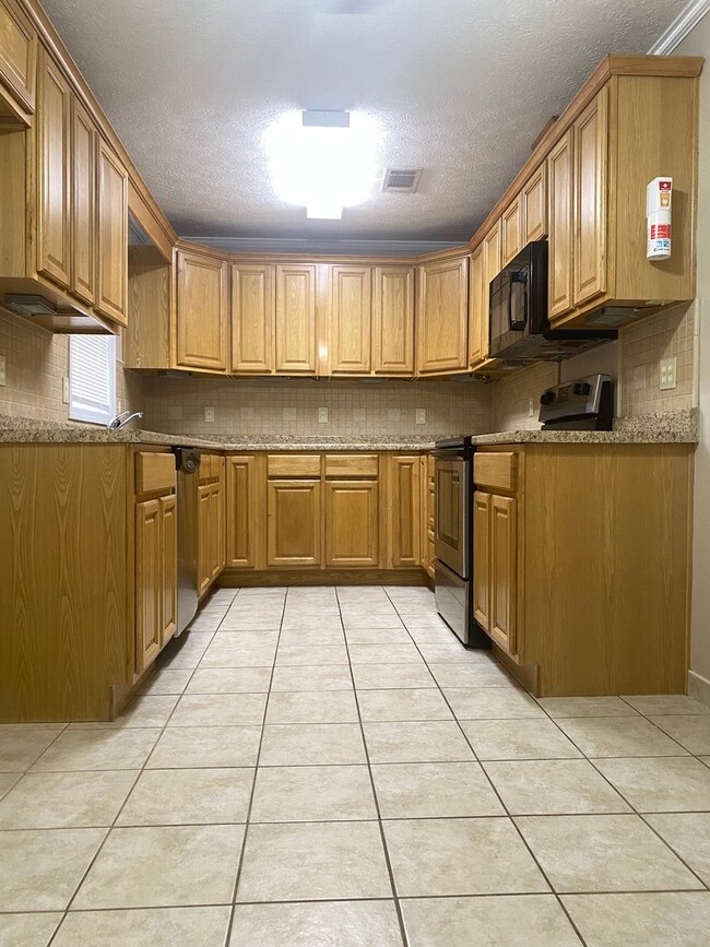 Building Photo - 206 Webb Rd