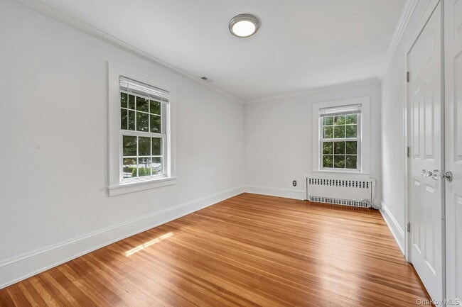 Building Photo - 10 Carman Rd