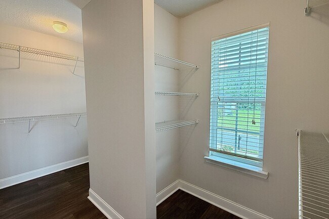 Building Photo - 309 Nashview Trail