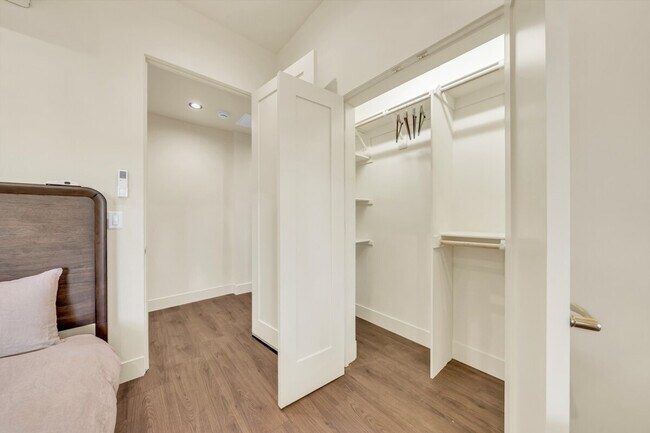 Building Photo - 207 3rd St