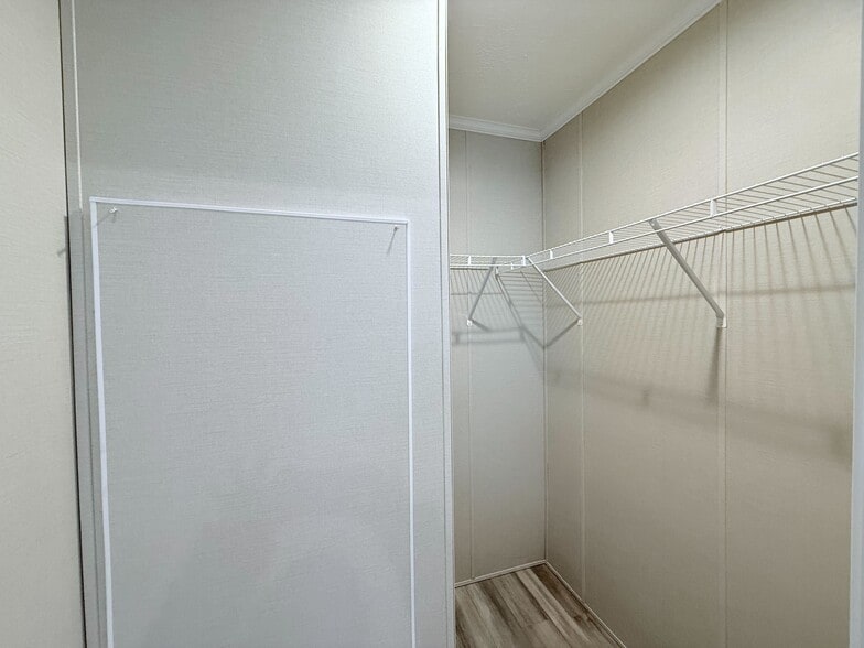 Building Photo - 52962 N Yorktown Ct