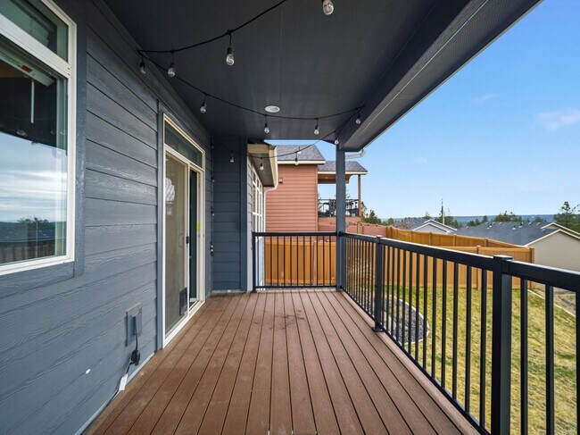 Building Photo - Charming North Spokane Home in a Quiet Neighborhood