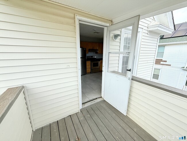 Building Photo - 31 Beecher Ave