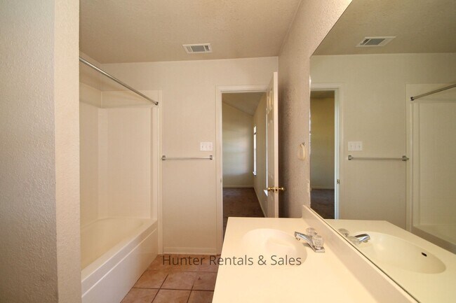 Building Photo - Location Location!!