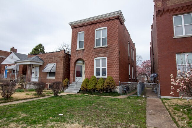 Primary Photo - 4981 Arsenal St