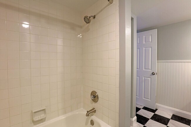 Building Photo - 5219 Cedarbend Dr