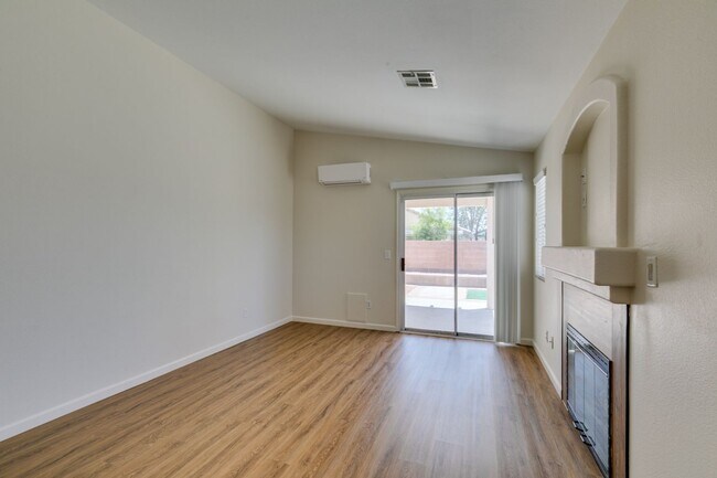 Building Photo - 3-Bedroom Home with Upgraded Cooling & Gre...