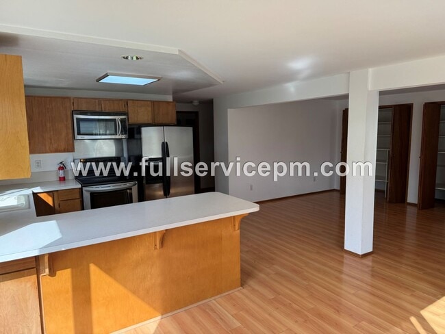 Building Photo - Basement apartment in a house