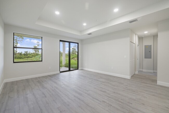 Building Photo - 757 Joponica Ave S