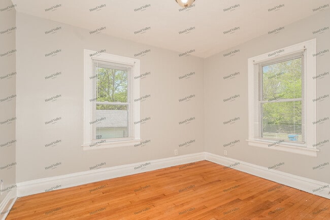 Building Photo - 901 Maurice Ave