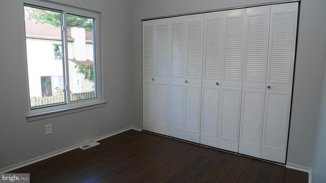 Building Photo - 129 Briar Ct