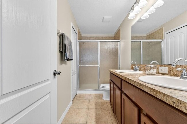 Building Photo - 2713 Lantern Hill Ave