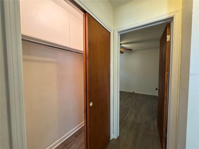 Building Photo - 1307 N Fern Creek Ave