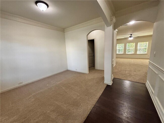 Building Photo - 609 Stonehurst Ln