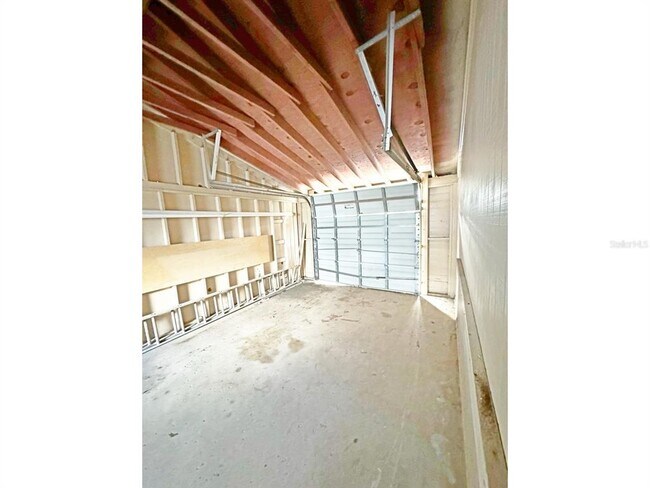 Building Photo - 107 W North Branch Rd
