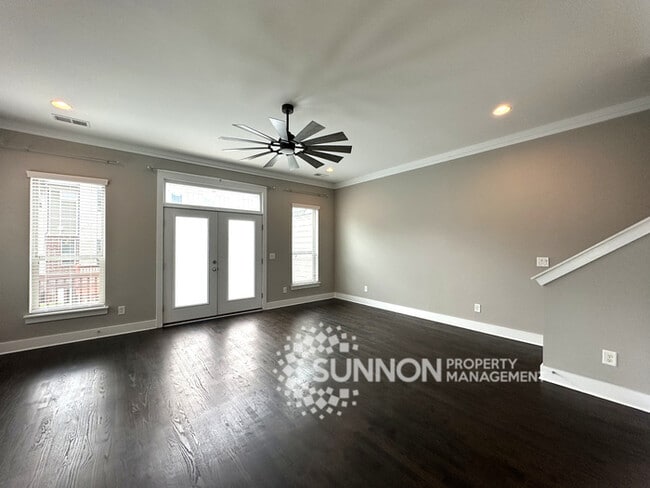 Building Photo - Beautiful 3-Story Townhome in the Heart of...