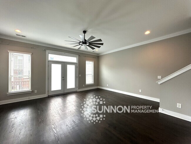 Building Photo - Beautiful 3-Story Townhome in the Heart of the Arts District
