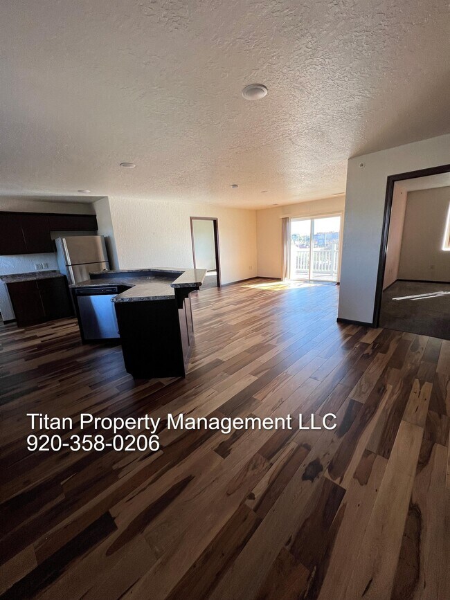 Building Photo - 3425 Logan Dr