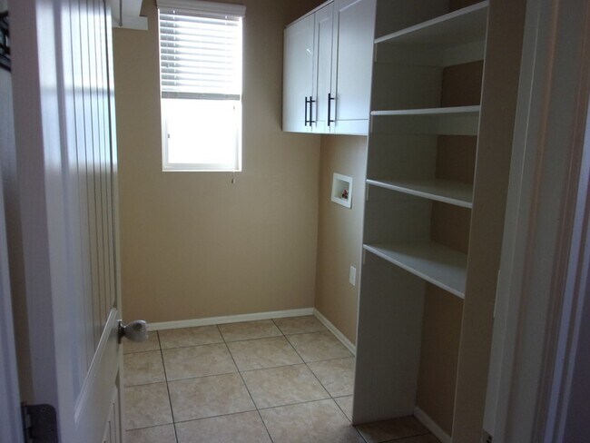Building Photo - 371 E 2200 S
