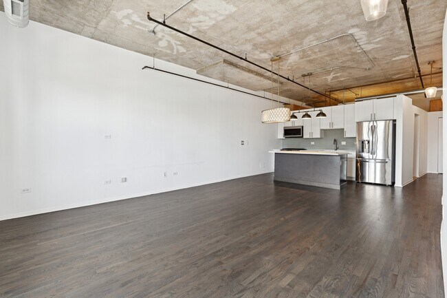 Building Photo - 6 S Laflin St