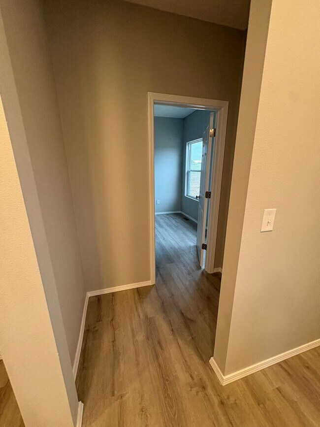 Building Photo - 2490 548th Rd