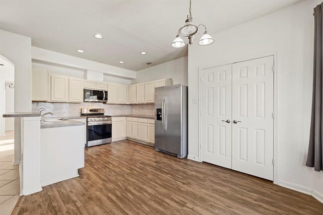 Building Photo - 26122 Parkman Grove Dr