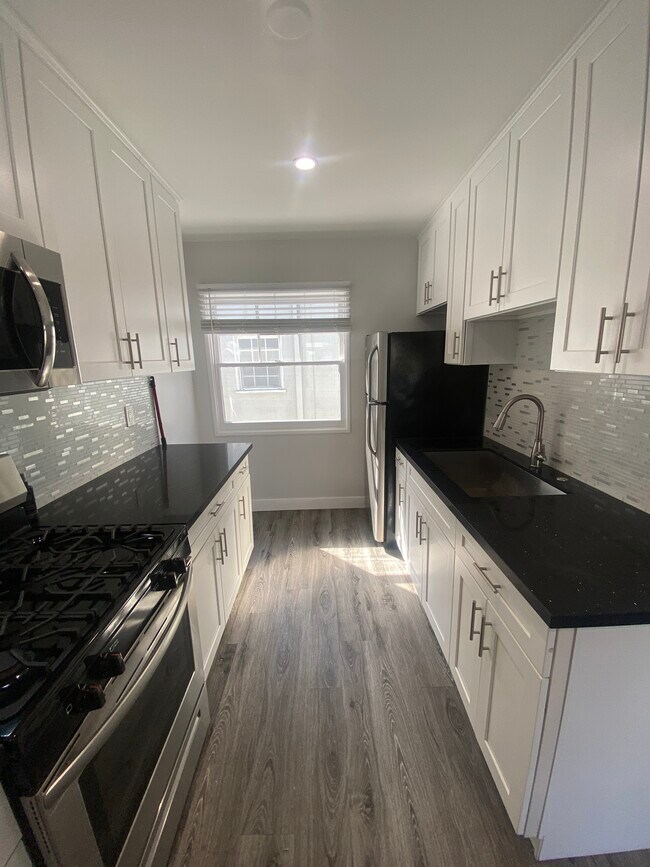 Building Photo - 241 Bonito Ave