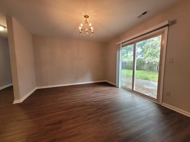 Building Photo - DUNBARTON